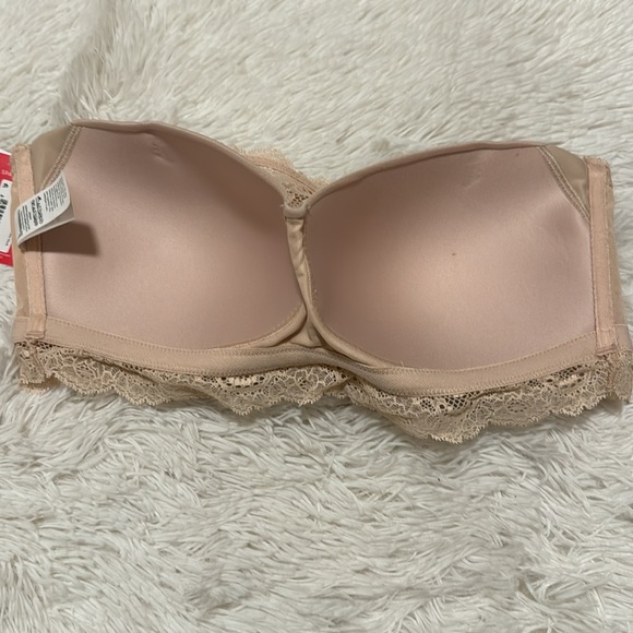 Spanx
Undie-tectable Better Bandeau - Picture 7 of 8